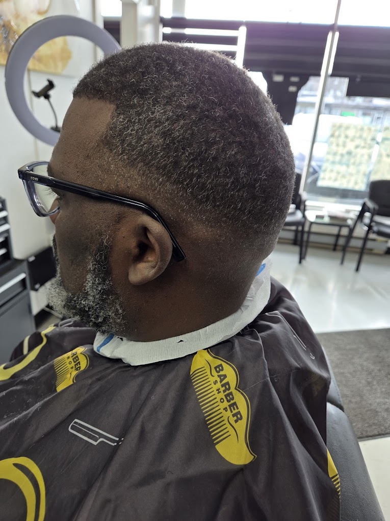 Taper fade finish — Roi De Klipz Barbier LaSalle