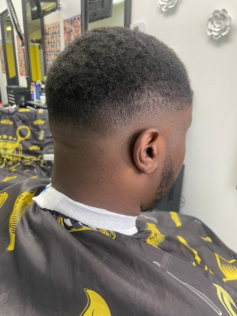 Precision beard work — Roi De Klipz Barbier LaSalle