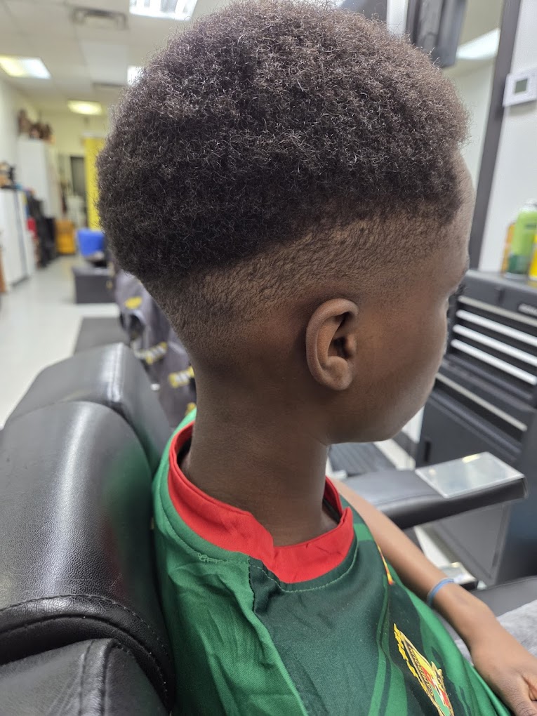 Classic cut style — Roi De Klipz Barbier LaSalle