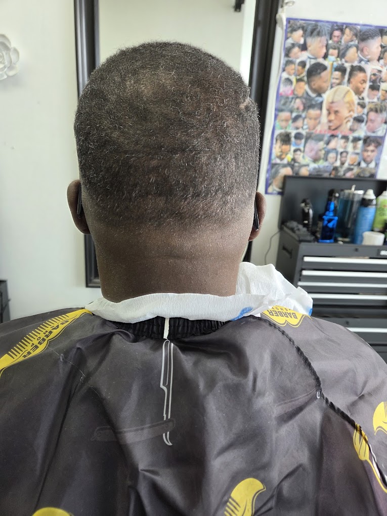 Side profile cut — Roi De Klipz Barbier LaSalle